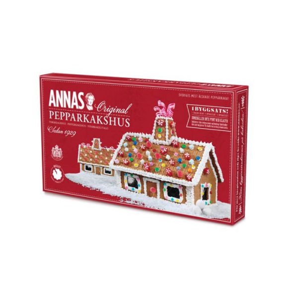 XM Annas Gingerbread House